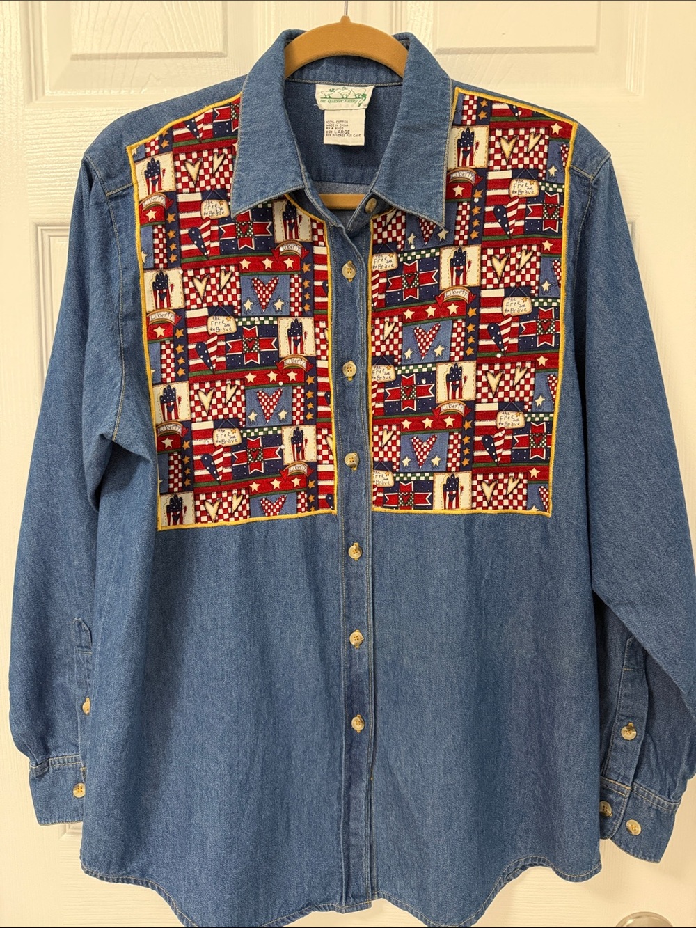 Quacker Factory Women’s Patriotic Denim Long—Sleeve Button-Up Shirt - size Large